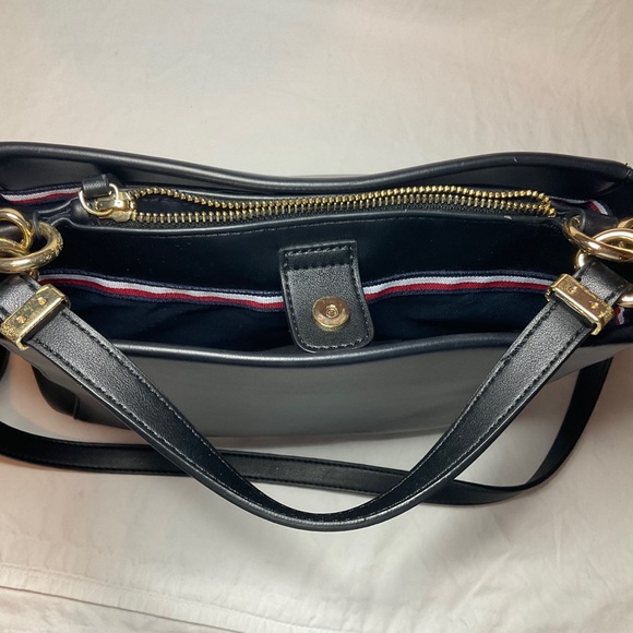 Tommy Hilfiger Crossbody - Picture 3 of 6
